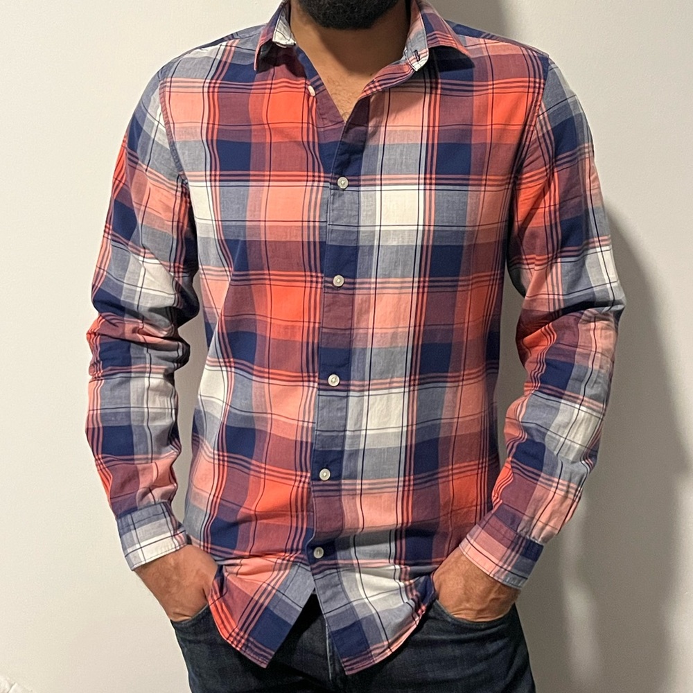 H&M mens long sleeve button up shirt in orange, blue, and white